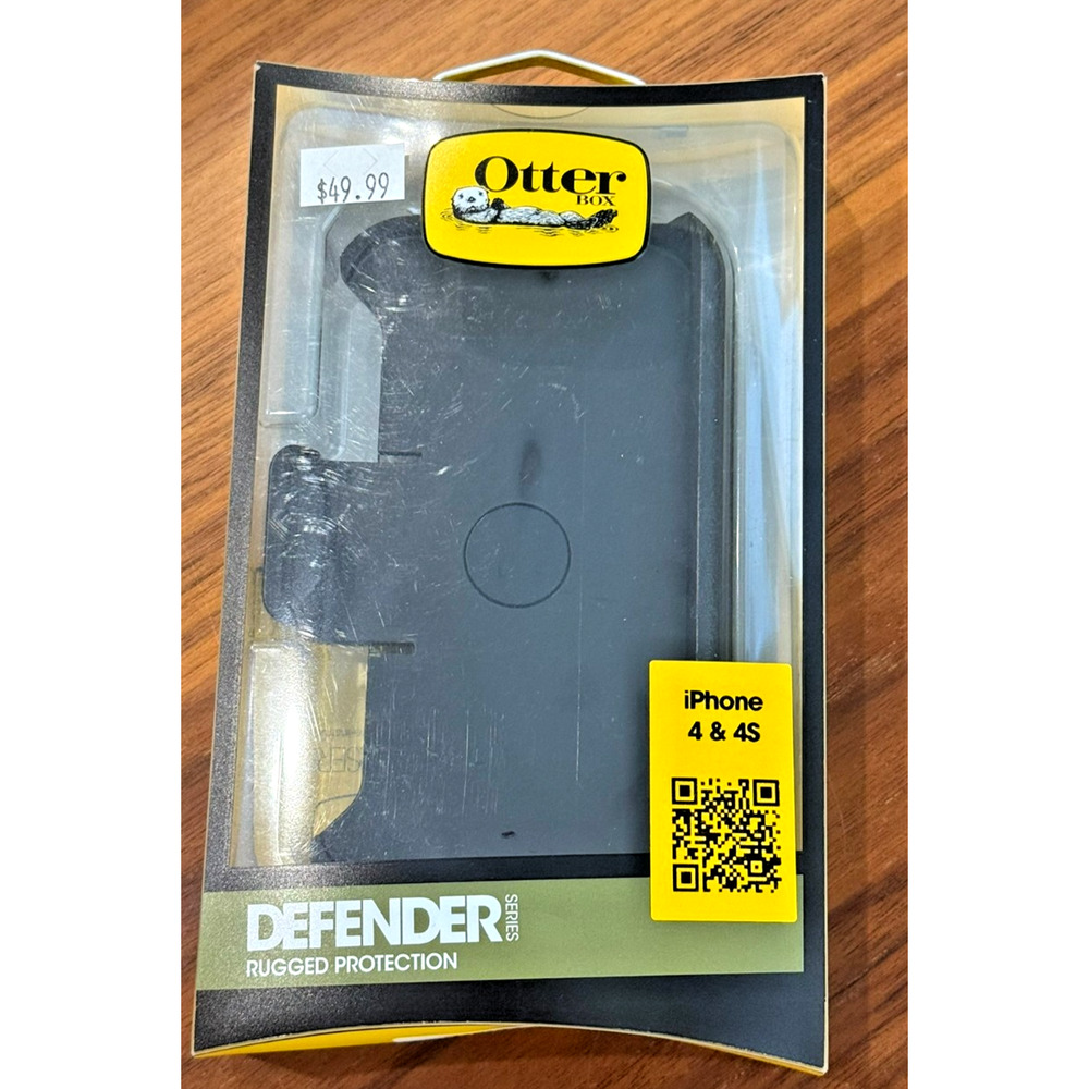 Otterbox Defender Series Case Belt clip for Apple iPhone 4 / 4s Black MRSP $49